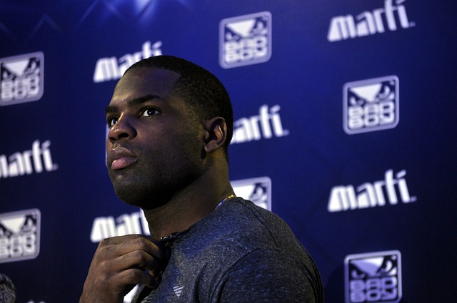 他以无与伦 他以无与伦